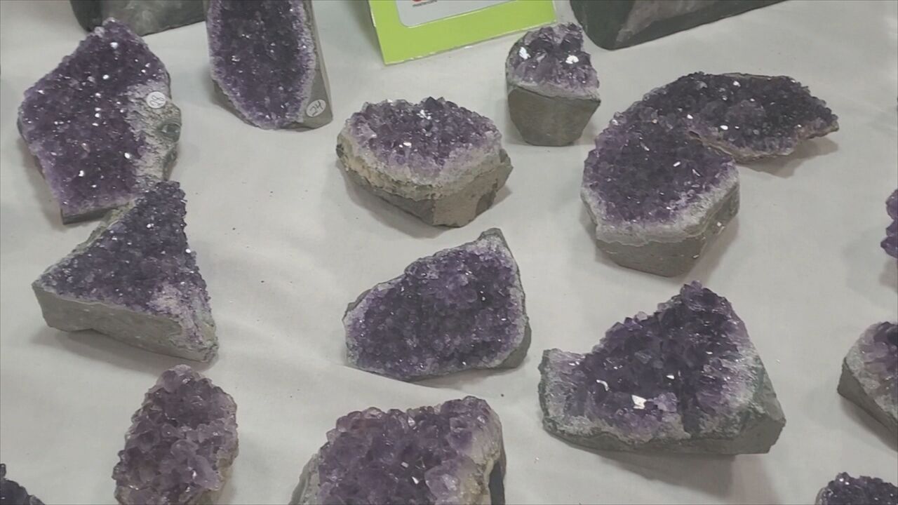 Gem, or rock, or mineral (?)
